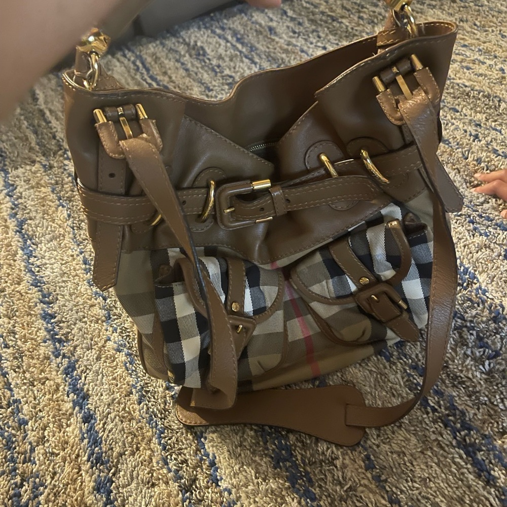 Burberry medium size handbag